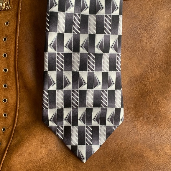 Pierre Cardin 100% silk Tie made in USA 57” EUC - Picture 1 of 8